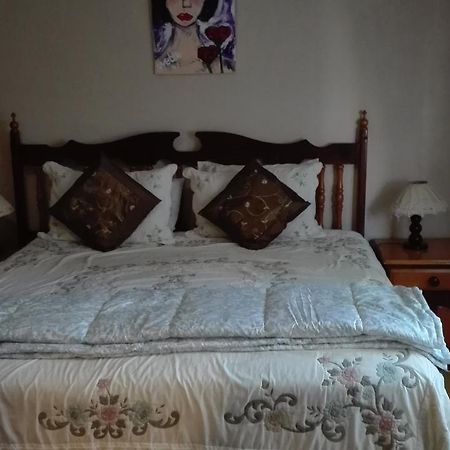 50 On Theal Apartment Parow Exterior photo